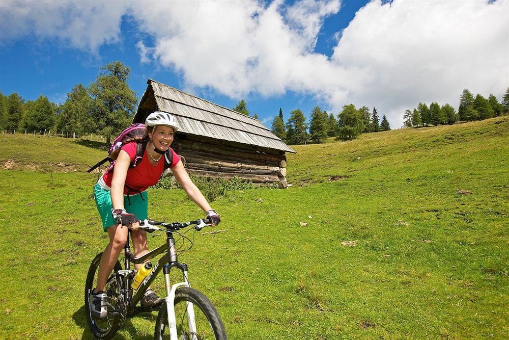 Art-Lodge Kunstpension Afritz Bagian luar foto
