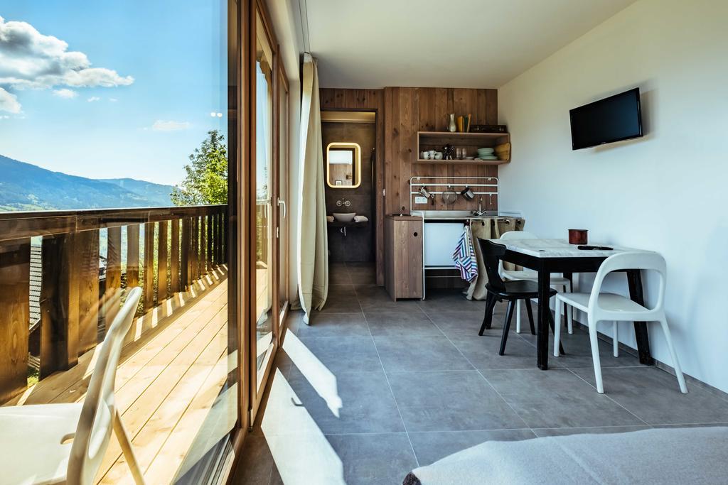 Art-Lodge Kunstpension Afritz Bagian luar foto