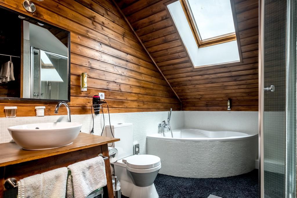 Art-Lodge Kunstpension Afritz Bagian luar foto