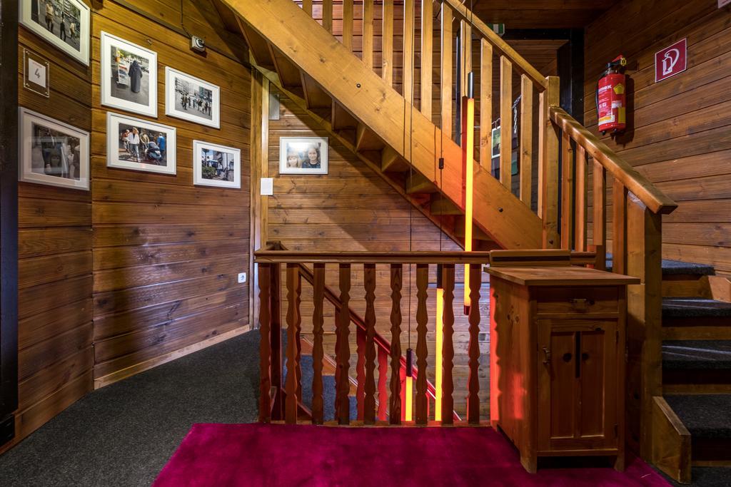 Art-Lodge Kunstpension Afritz Bagian luar foto